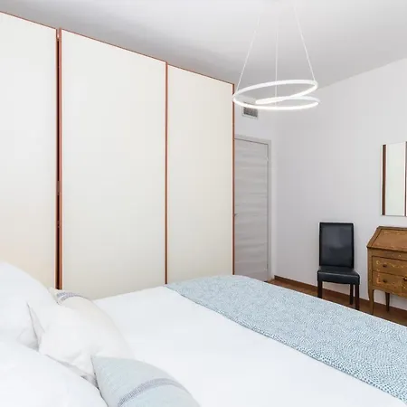 Apartment L'attico Tra Le Alpi By Wonderful Italy